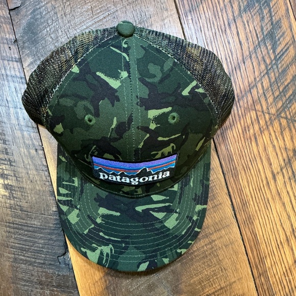 Patagonia P-6 Logo LoPro Trucker Hat Camo Green Adjustable Snapback - Picture 3 of 9